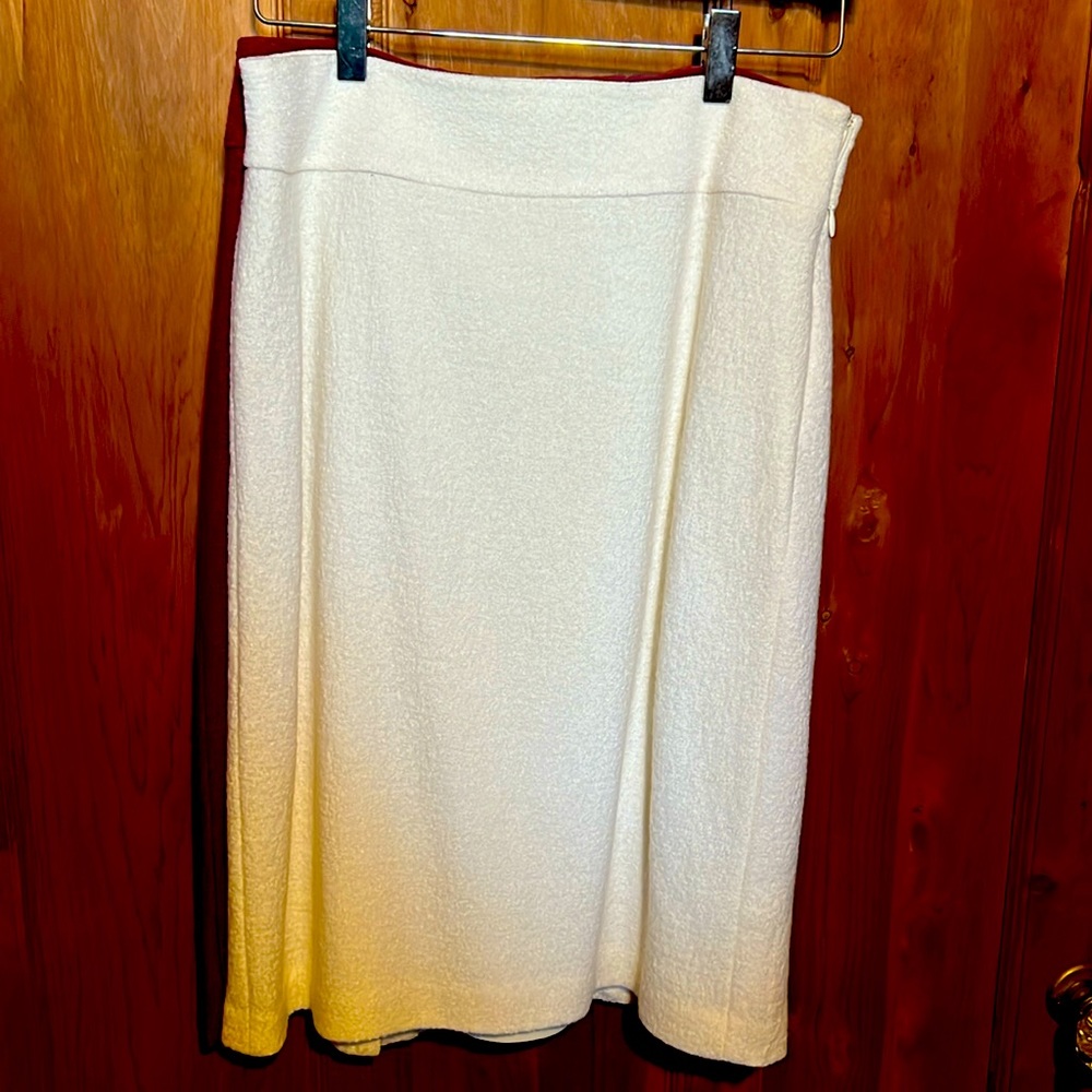 Banana Republic cream skirt, size 4